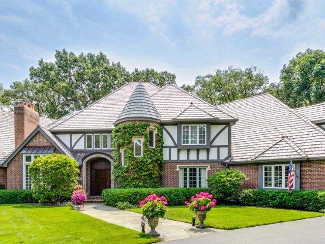 $2,495,000 | 1085 Ashley Road | Lake Forest