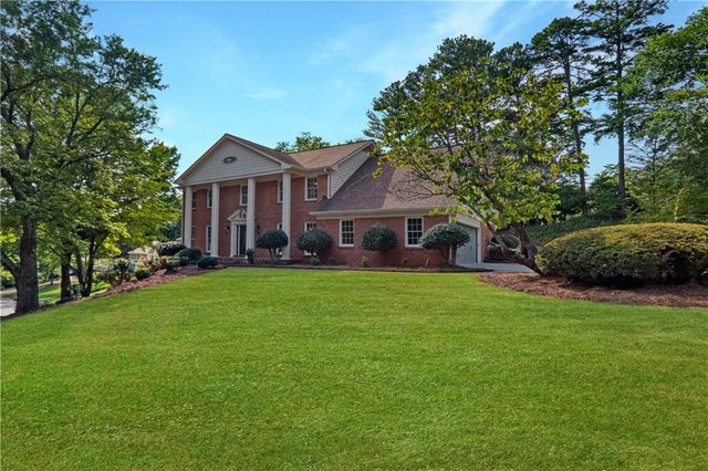 $1,089,000 | 1755 Durrett Cove | Dunwoody Club Forest