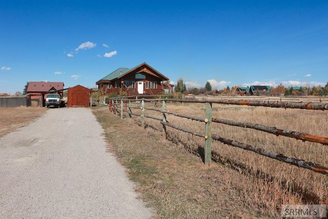 $875,000 | 1830 Mount Davidson Drive | Targhee Ranch