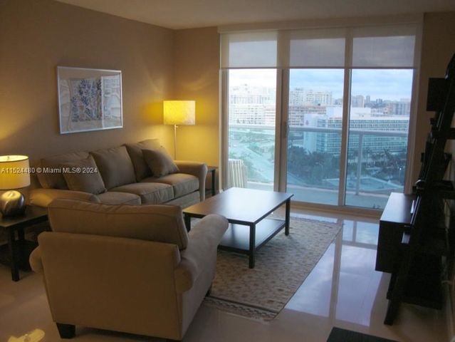 $3,950 | 3801 South Ocean Drive, Unit 15V | South Central Beach