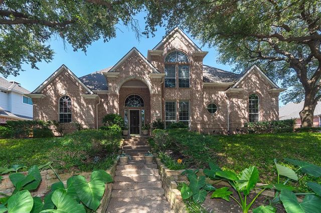 $874,900 | 404 Twin Creeks Drive | Twin Creeks