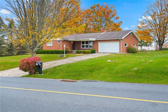 $279,500 | 196 Highpoint Drive | Somerset Township - Somerset County