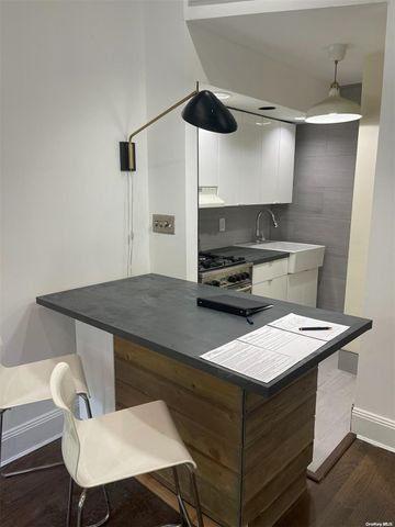 $2,800 | 135 Henry Street, Unit 4 | Brooklyn Heights