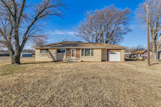 $249,900 | 1327 North Oliver Road | Belle Plaine Township - Sumner County