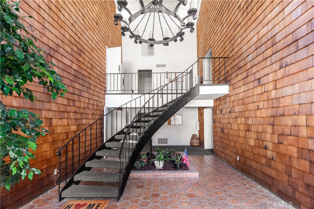 a view of entryway with a front door