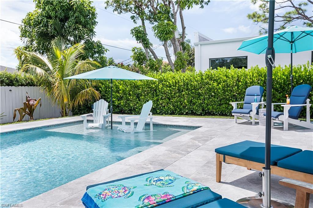 New Pool with tanning shelf