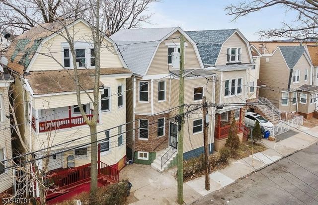 $559,000 | 74 Beverly Street | Upper Clinton Hill