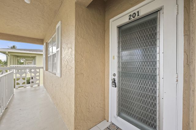 $2,000 | 2530 Black Olive Boulevard, Unit 201 | Delray Beach