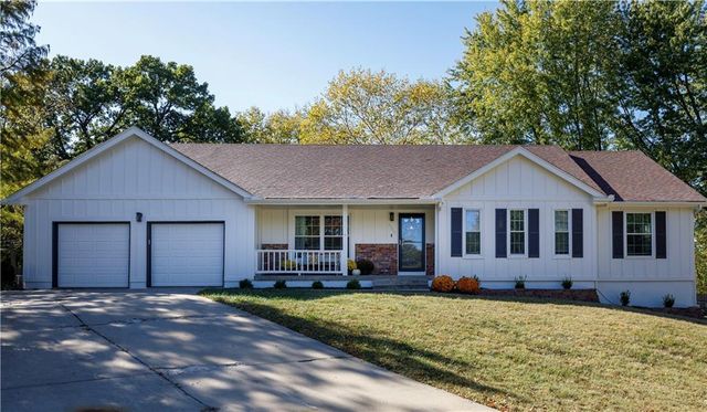 $400,000 | 6516 Longview Road | Shawnee