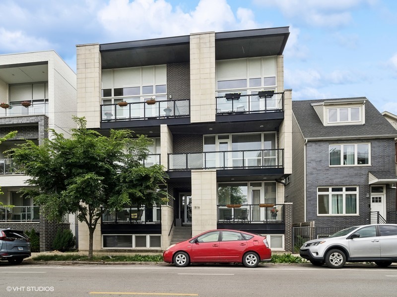 a car parked in front of a building