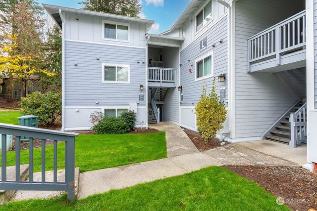 $289,950 | 14206 Northeast 181st Place, Unit L101 | Woodinville Center