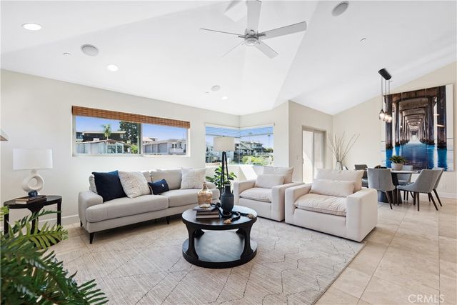 $2,299,000 | 315 Cazador Lane, Unit A | Central San Clemente