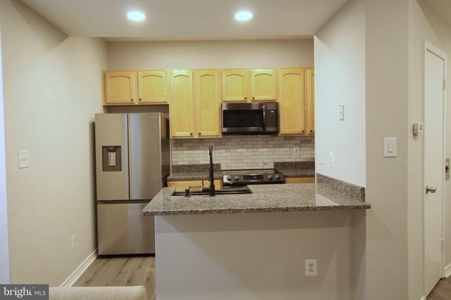 $1,900 | 12163 Penderview Terrace, Unit 1003 | Penderbrook Square Condominiums