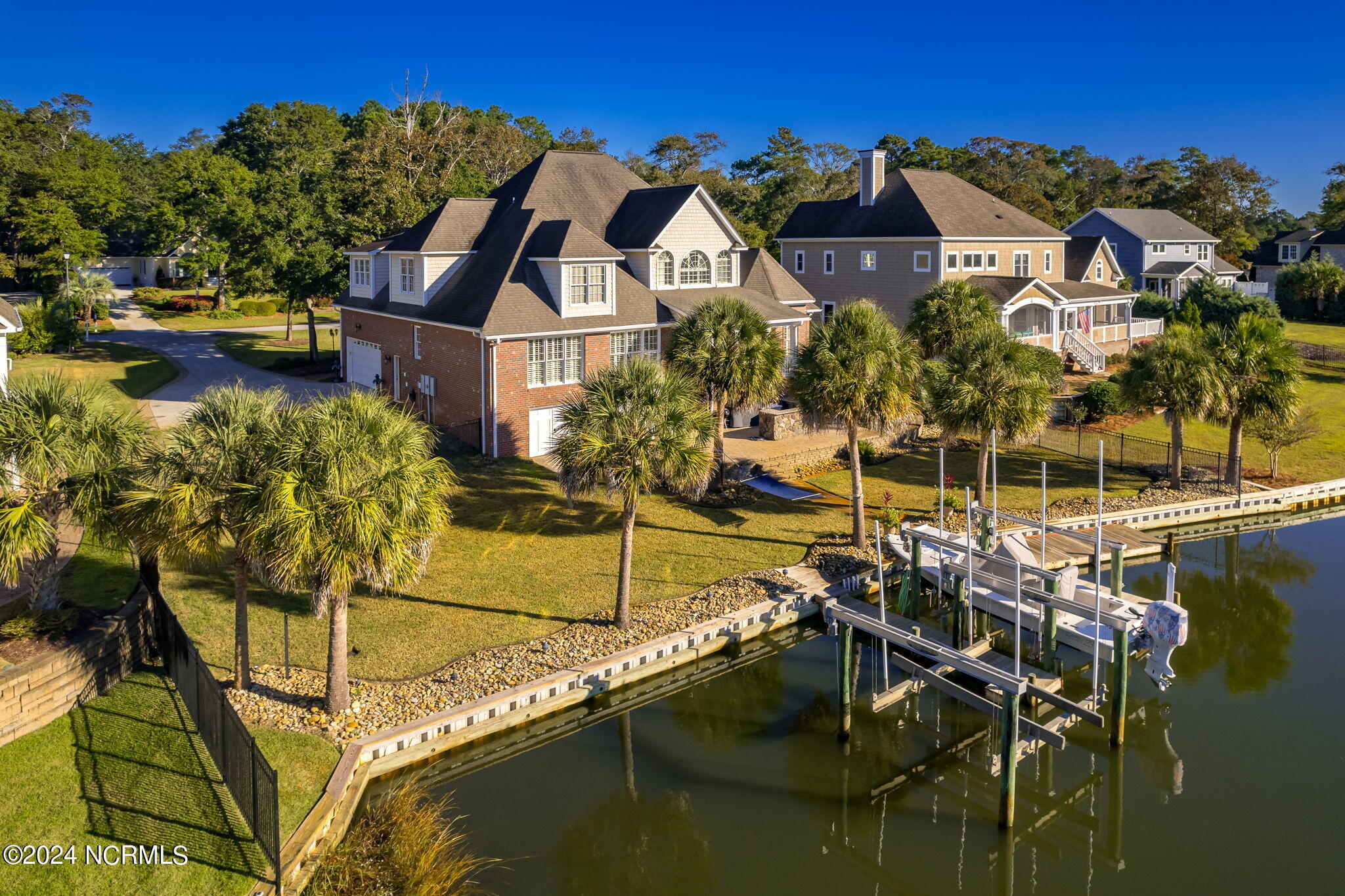 Waterfront home in Cape Carteret