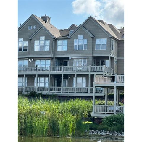 $675,000 | 405 Lake Avenue, Unit C | Wauconda