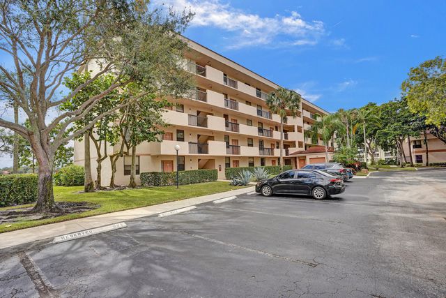 $320,000 | 2768 Carambola Circle South, Unit 301 | Coral Gate