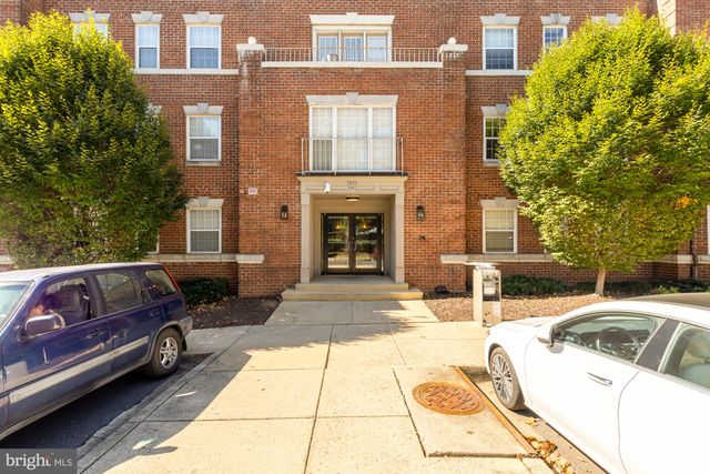 $399,000 | 3611 38th Street Northwest, Unit 301 | McLean Gardens