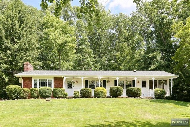 $989,000 | 35 Ricker Drive | Ringwood