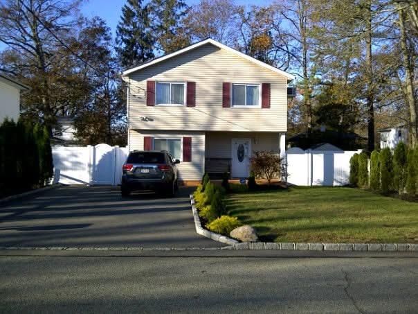 $499,000 | 11 Robinson Drive | Mastic Beach