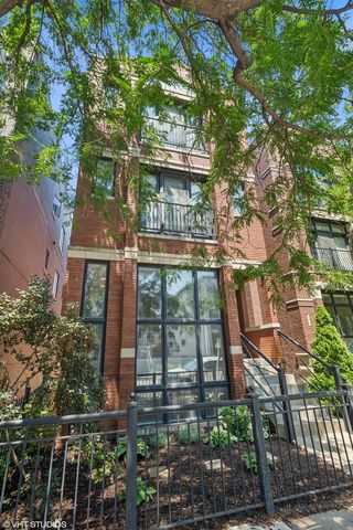 $675,000 | 1912 West Armitage Avenue, Unit 1 | Bucktown