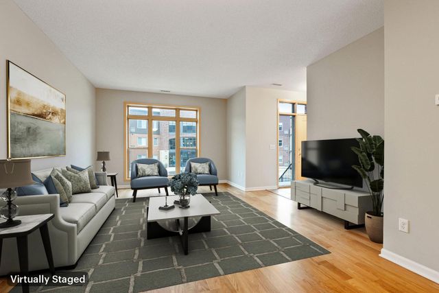 $2,595 | 735 Victoria Street | West Seventh