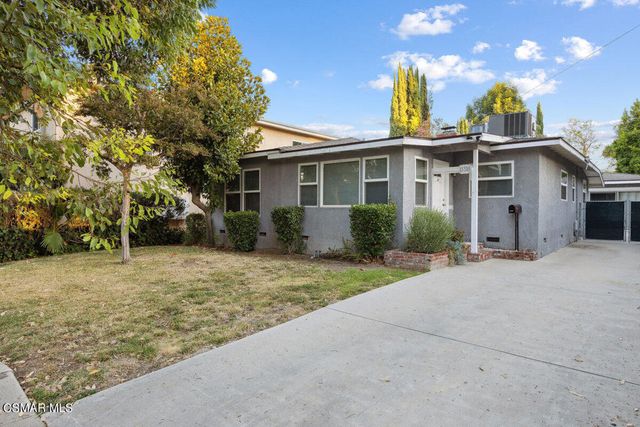 $920,000 | 21320 Costanso Street | Woodland Hills