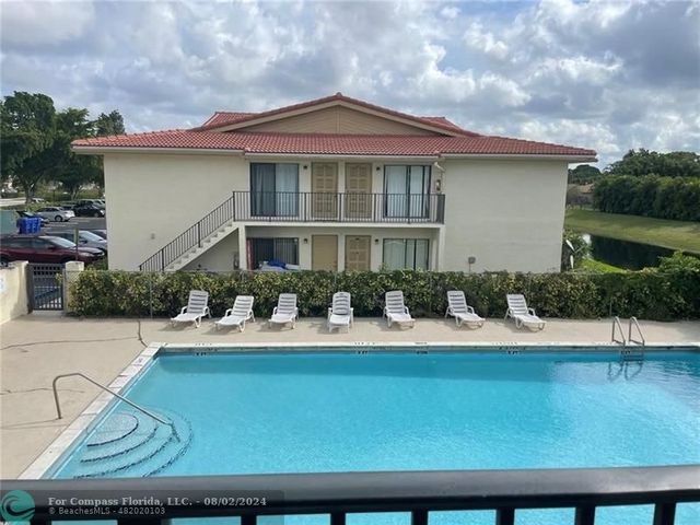 $1,900 | 11116 Royal Palm Boulevard, Unit 210 | Country Club