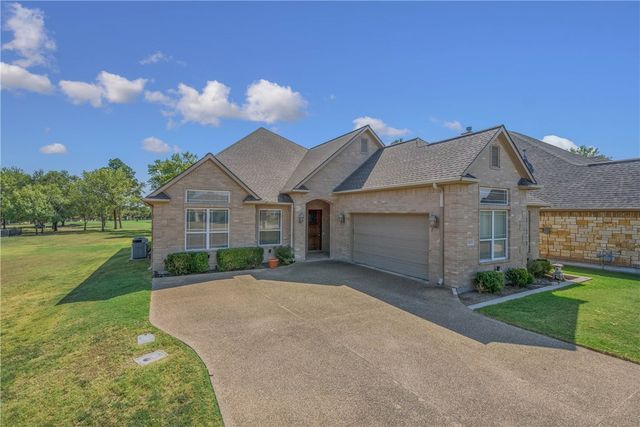 $592,000 | 2615 Lochinvar Lane | Briarcrest