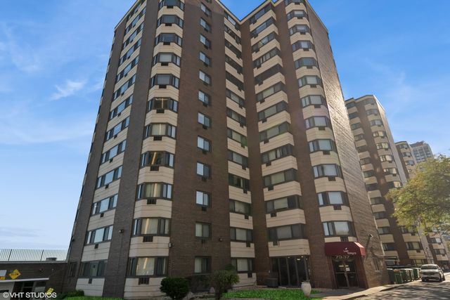 $1,450 | 7337 South South Shore Drive, Unit 1031 | Lake Terrace Condominiums