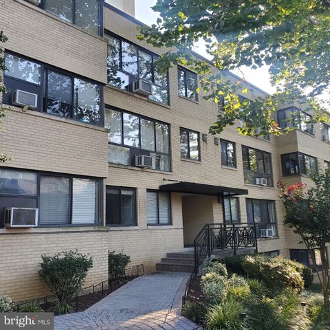 $375,000 | 3901 Tunlaw Road Northwest, Unit 502 | Observatory Circle