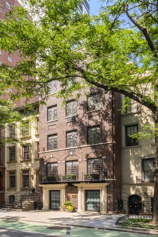 $9,990,000 | 211 East 62nd Street | Lenox Hill