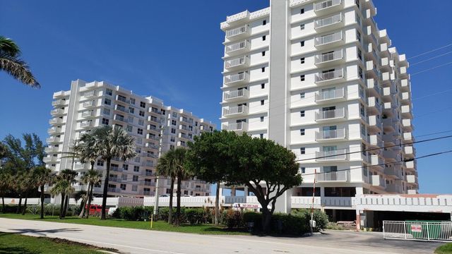 $3,200 | 4511 South Ocean Boulevard, Unit 304 | Highland Beach