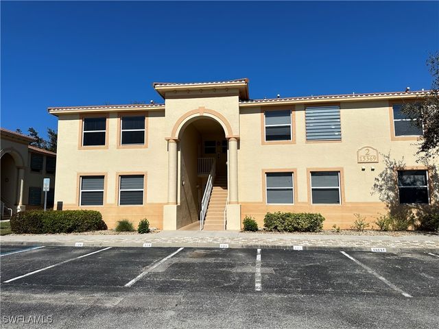 $1,650 | 15369 Bellamar Circle, Unit 221 | Iona