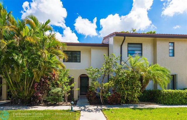 $399,900 | 21648 Cypress Road, Unit E | Boca Lago