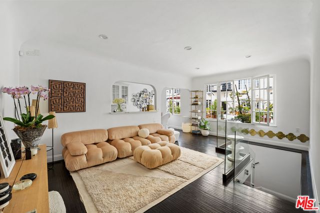 $1,175,000 | 1345 North Hayworth Avenue, Unit 109 | West Hollywood Vicinity