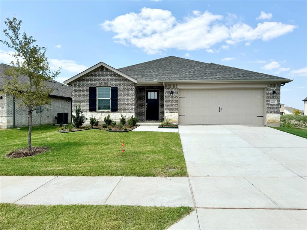 a front view of house with yard