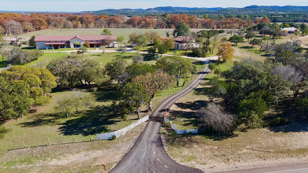 a view of a houses with a yard