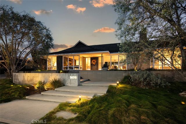 $4,950,000 | 1425 La Perla Avenue | Park Estates