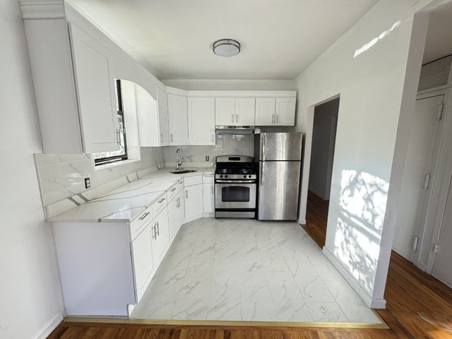 $2,995 | 31-34 12th Street, Unit 2 | Astoria