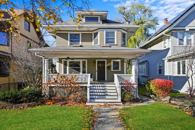 $779,900 | 135 South Taylor Avenue | Oak Park