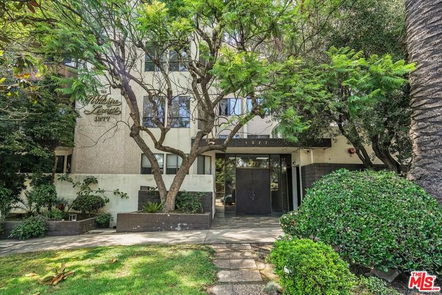 $985,000 | 1277 South Beverly Glen Boulevard, Unit 107 | Westwood