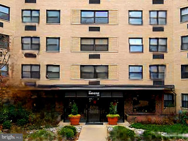 $315,000 | 1801 Clydesdale Place Northwest, Unit 606 | Adams Morgan