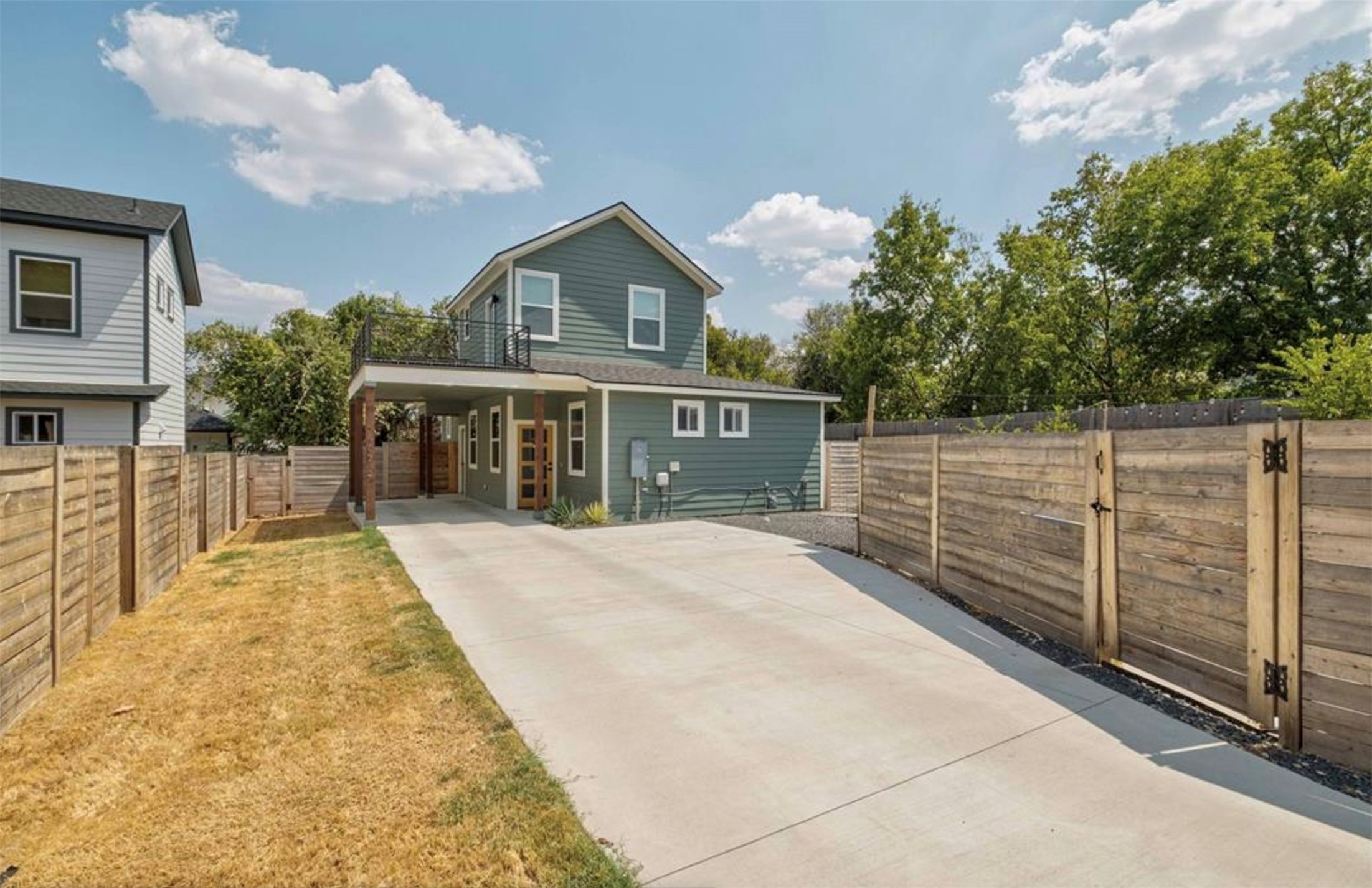 a view of house and outdoor space