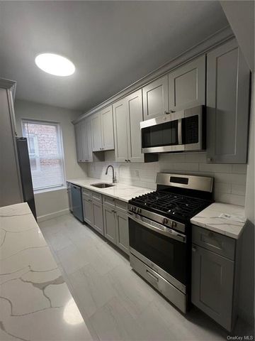 $3,300 | 2136 Muliner Avenue, Unit 1 | Pelham Parkway