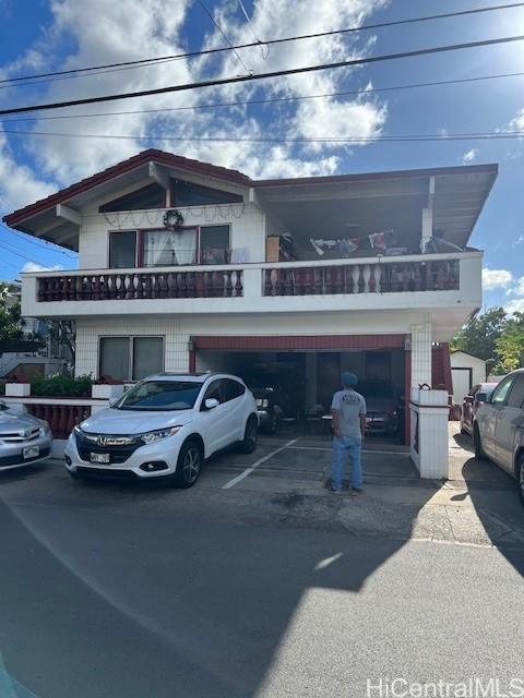 a car parked in front of a building