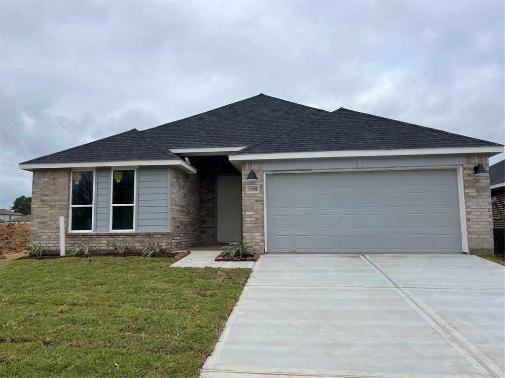 front view of house with a yard