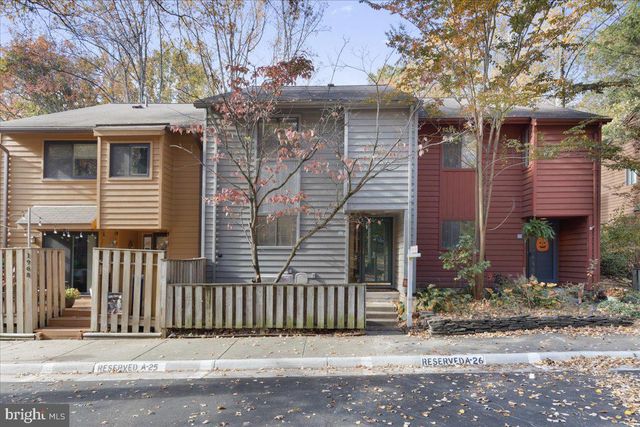 $650,000 | 1966 Winterport Cluster | Reston