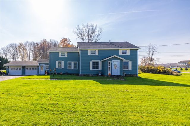 $274,900 | 221 Burritt Road | Parma