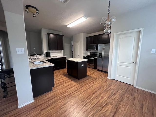 $2,400 | 1106 Gemstone Court | Baytown