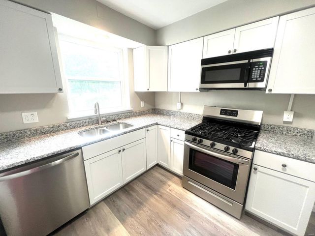 $1,325 | 8728 Delmar Boulevard, Unit 2E | University City